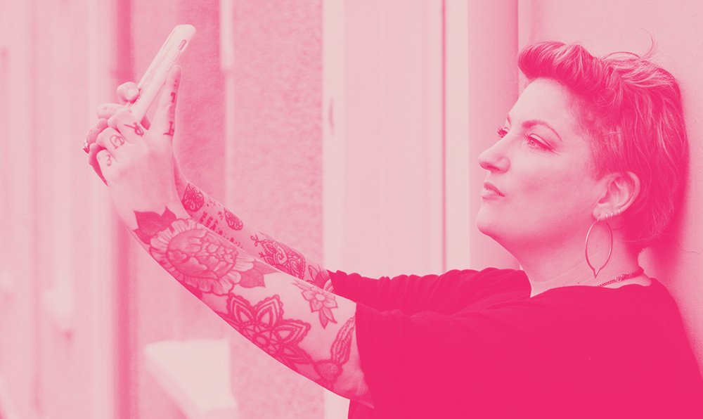 How-to-look-better-in-selfies